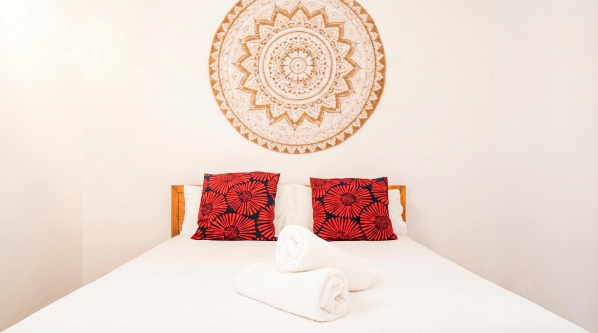 Oasis In The Heart Of Seville - 2 Bedroom Apt With Free Parking — Photos 2