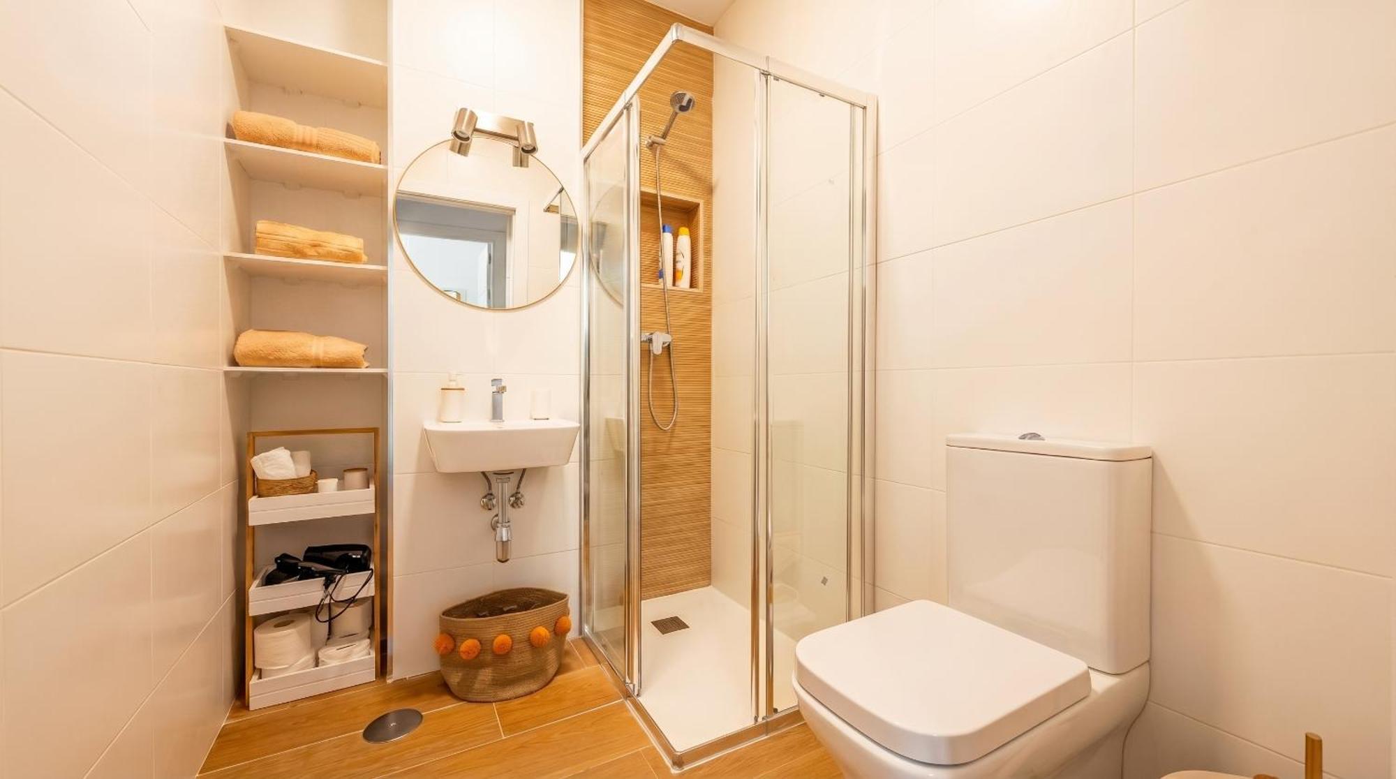Oasis In The Heart Of Seville - 2 Bedroom Apt With Free Parking — Photos 1